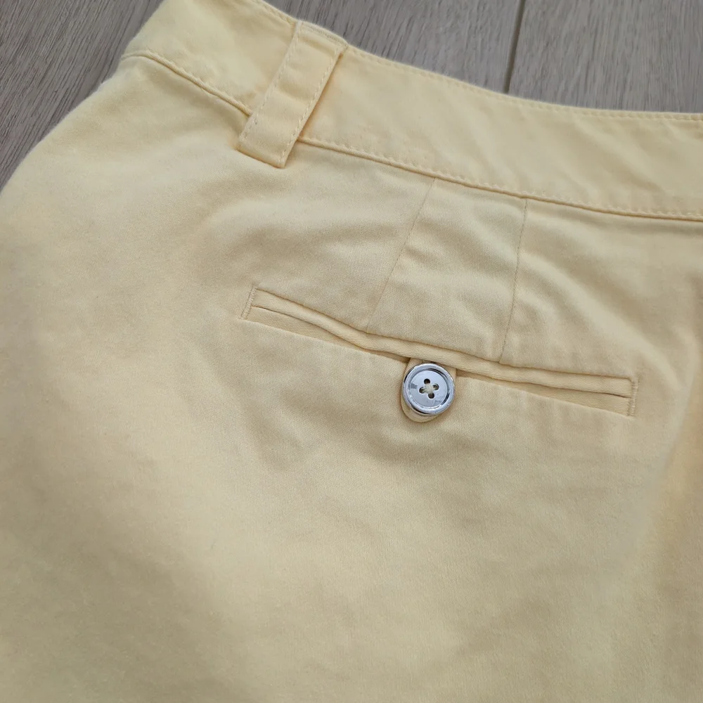 White House Black Market Pale Yellow Mid Rise Cotton Shorts